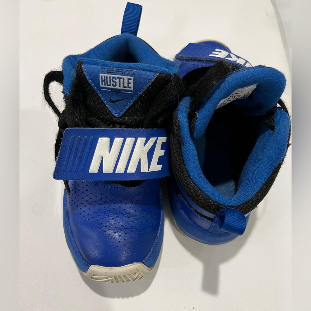 Used Nike Team Hustle Toddler 11C